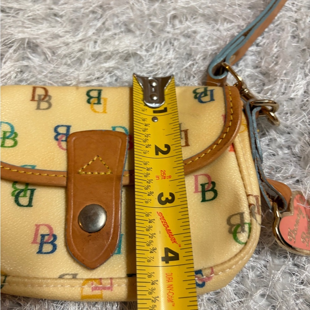Dooney & Bourke Tan Multicolor Wristlet - Picture 4 of 6